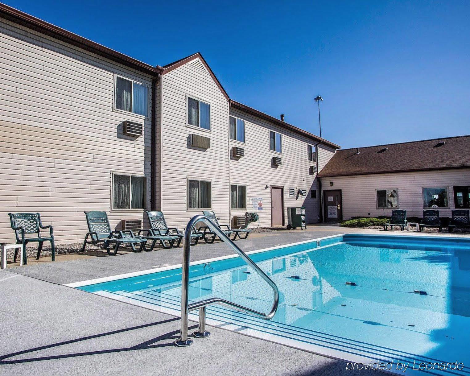 Days Inn By Wyndham Sidney Oh Exterior foto