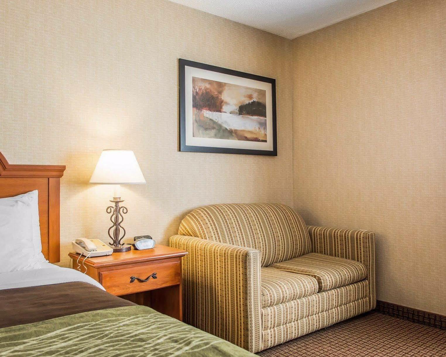 Days Inn By Wyndham Sidney Oh Exterior foto