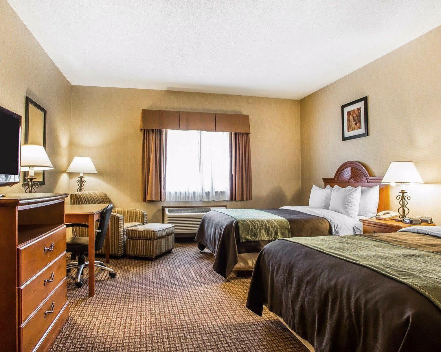 Days Inn By Wyndham Sidney Oh Exterior foto