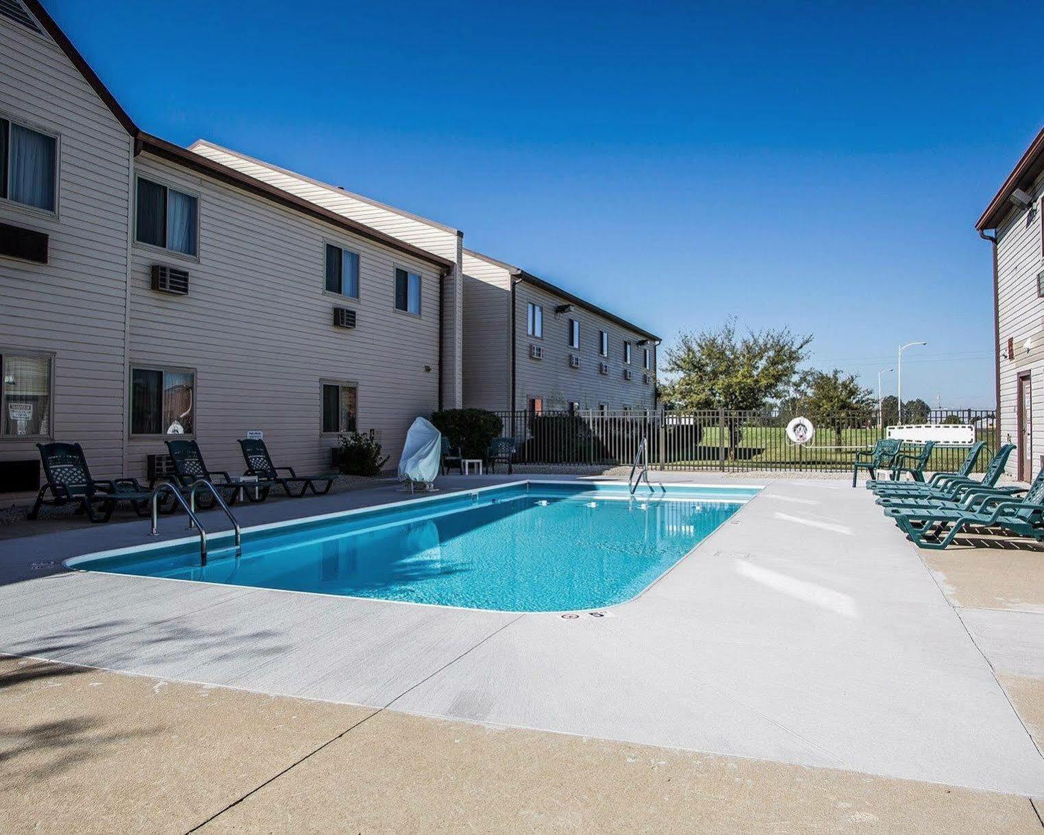 Days Inn By Wyndham Sidney Oh Exterior foto